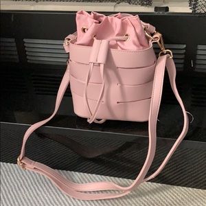 Bucket bag